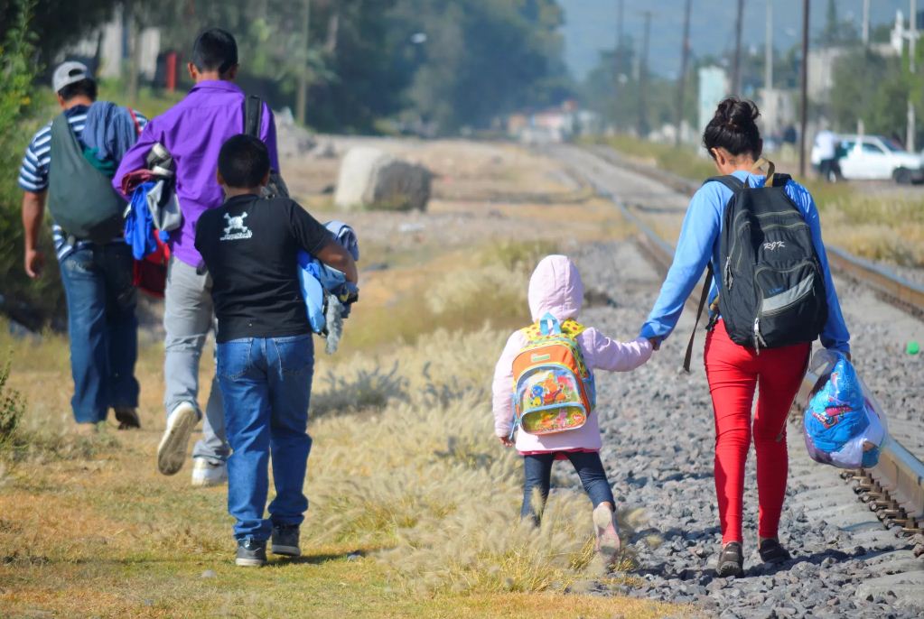 Crónicas de lo mundano (tres): “Los migrantes”